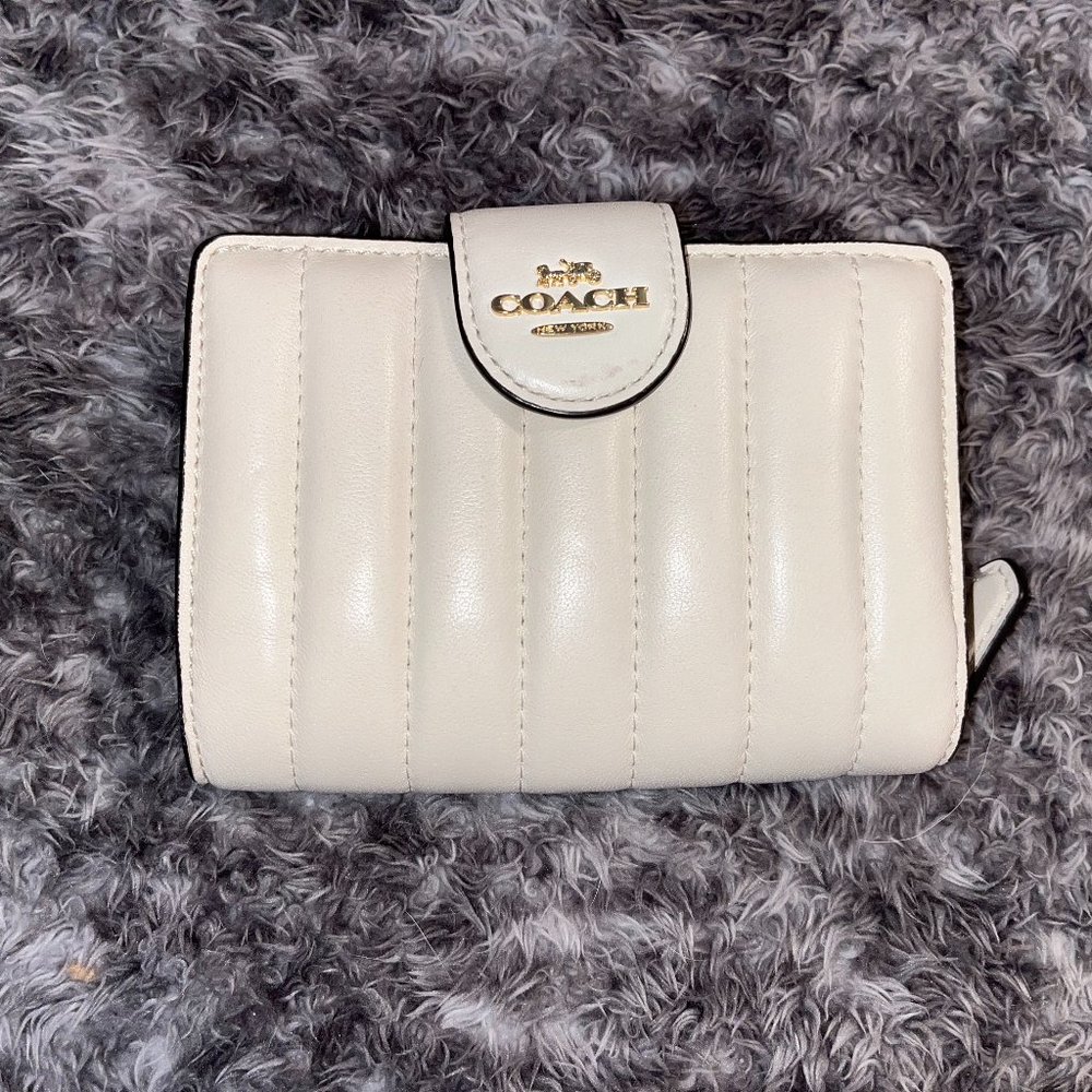 Coach Medium Corner Zip Wallet With Quilting